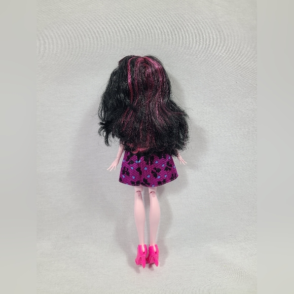 Monster High Draculaura First Day of School How Do You Boo Signature Doll. - Picture 4 of 7